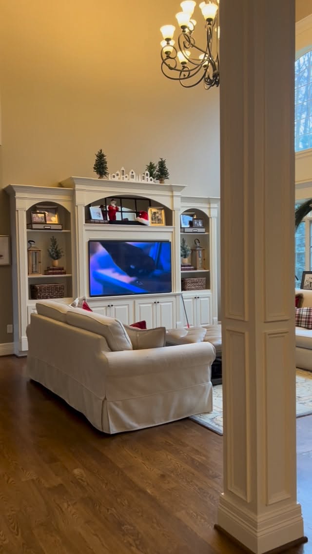 Read more about the article Decking the halls this holiday season with festive decor